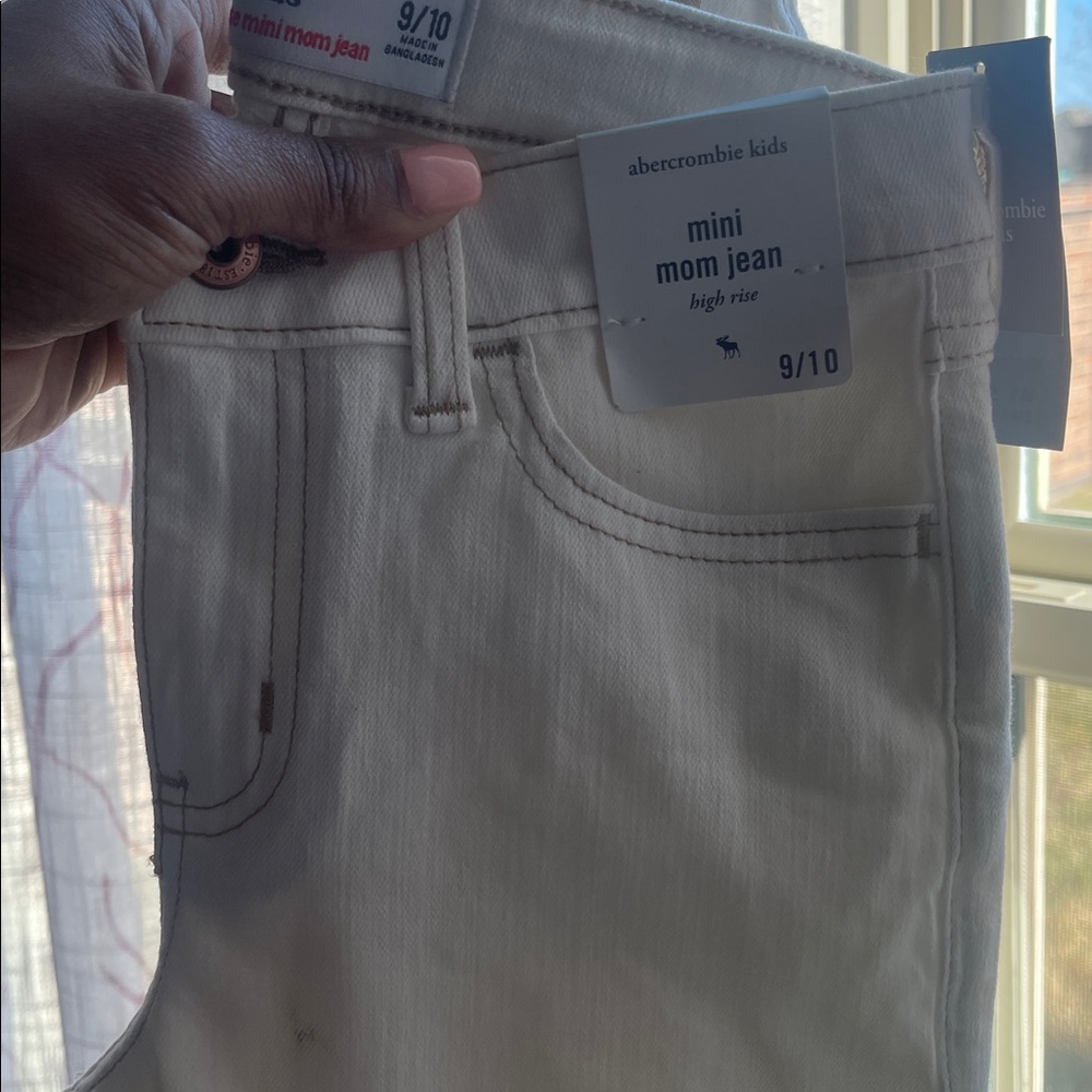 Abercrombie Kids High Rise Mini Mom Jeans - Cream